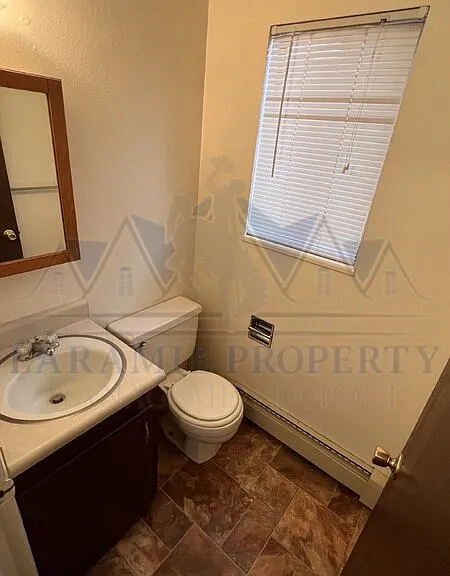 710 Downey St #19 — Photo 8