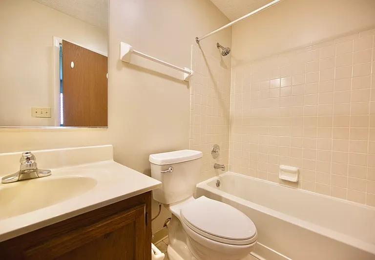 2245 Hedgerow Rd #B — Photo 8