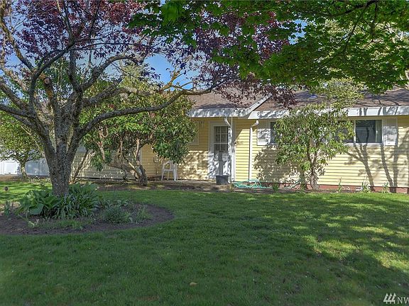 2nd image of 936 Oakcrest Dr SE