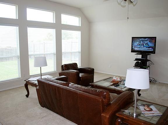 2nd image of 5217 Chatsworth Ln