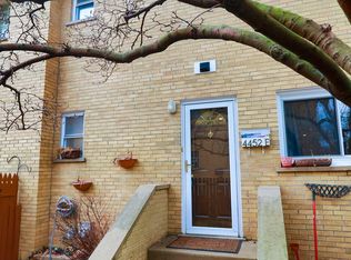 4452 W Dakin St #E, Chicago, IL 60641