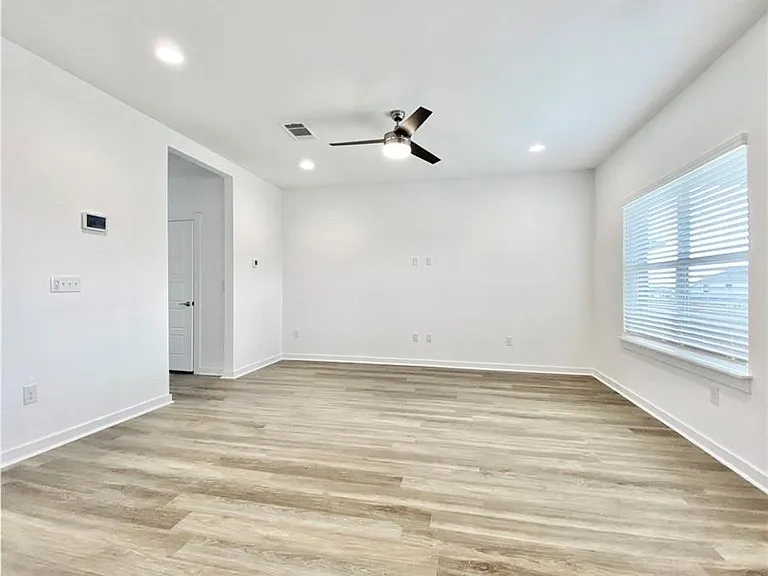 1837 Bonham Ln — Photo 13