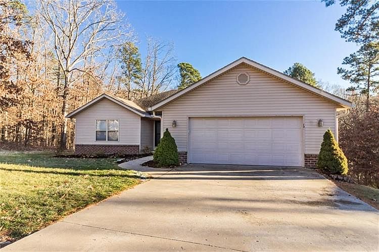 1st image of 14 Winters Ln