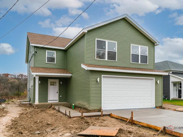 1717 Gilboa Ave, Zion, IL 60099