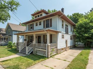 431 Blackhawk St, Aurora, IL 60506