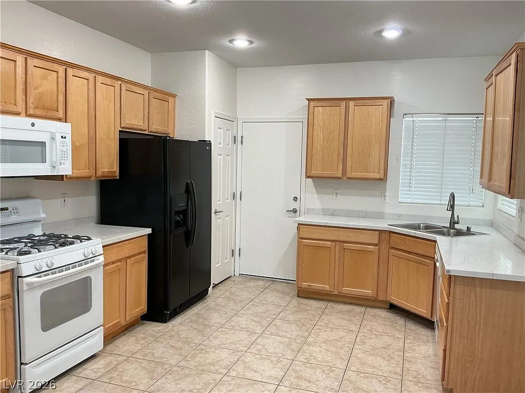 2 bed, 2.0 bath, 1157 sqft, $1,825 — Photo 4