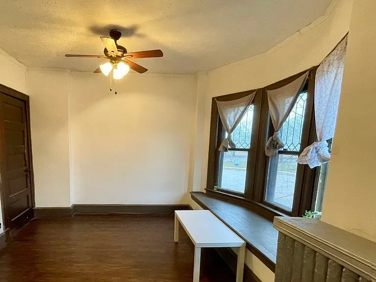 Large Living/ dining room with window seat!