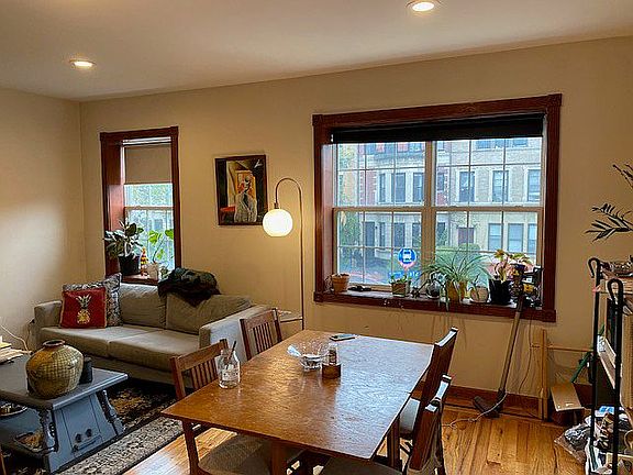 4th image of 346 Parkside Ave #2
