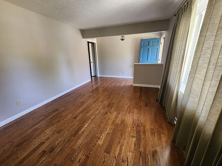 1508 Darvel Ave — Photo 2