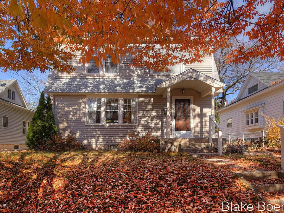 1st image of 879 Beechwood St NE