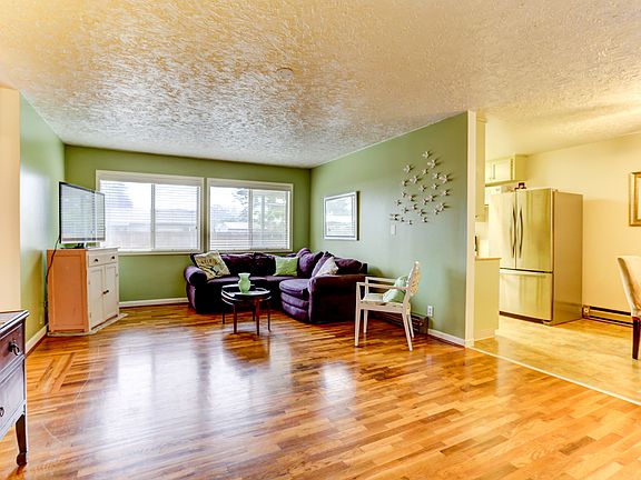 5th image of 303 Mount Shasta Dr