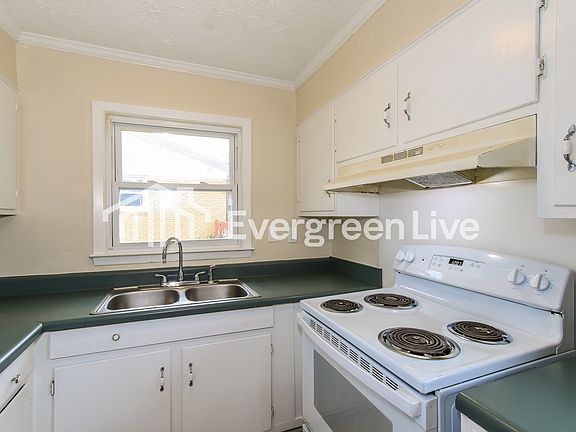 3rd image of 2009 Melrose Dr