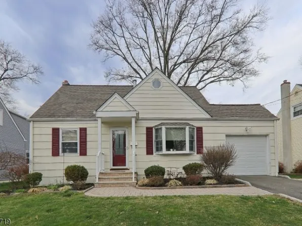 7 Osage Dr, Cranford, NJ 07016
