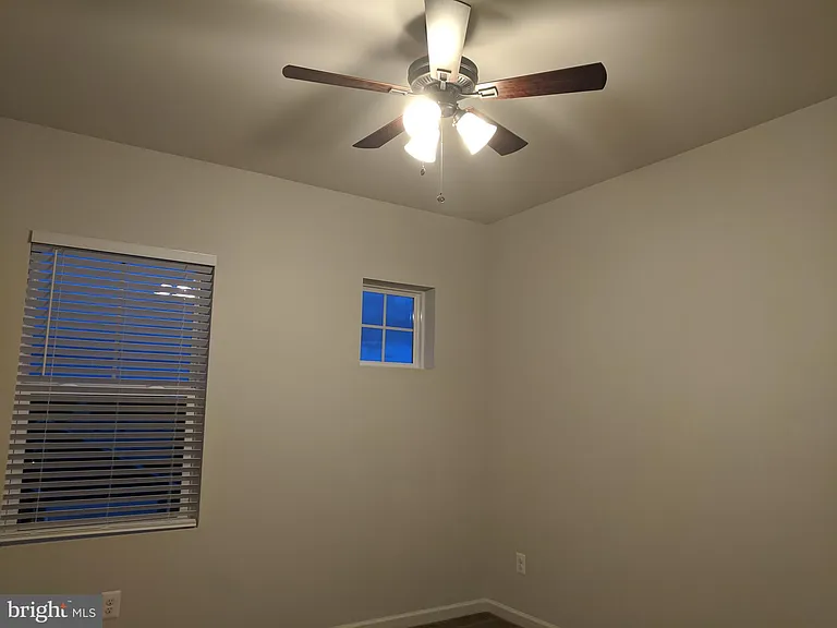 224 Parkland Dr — Photo 28