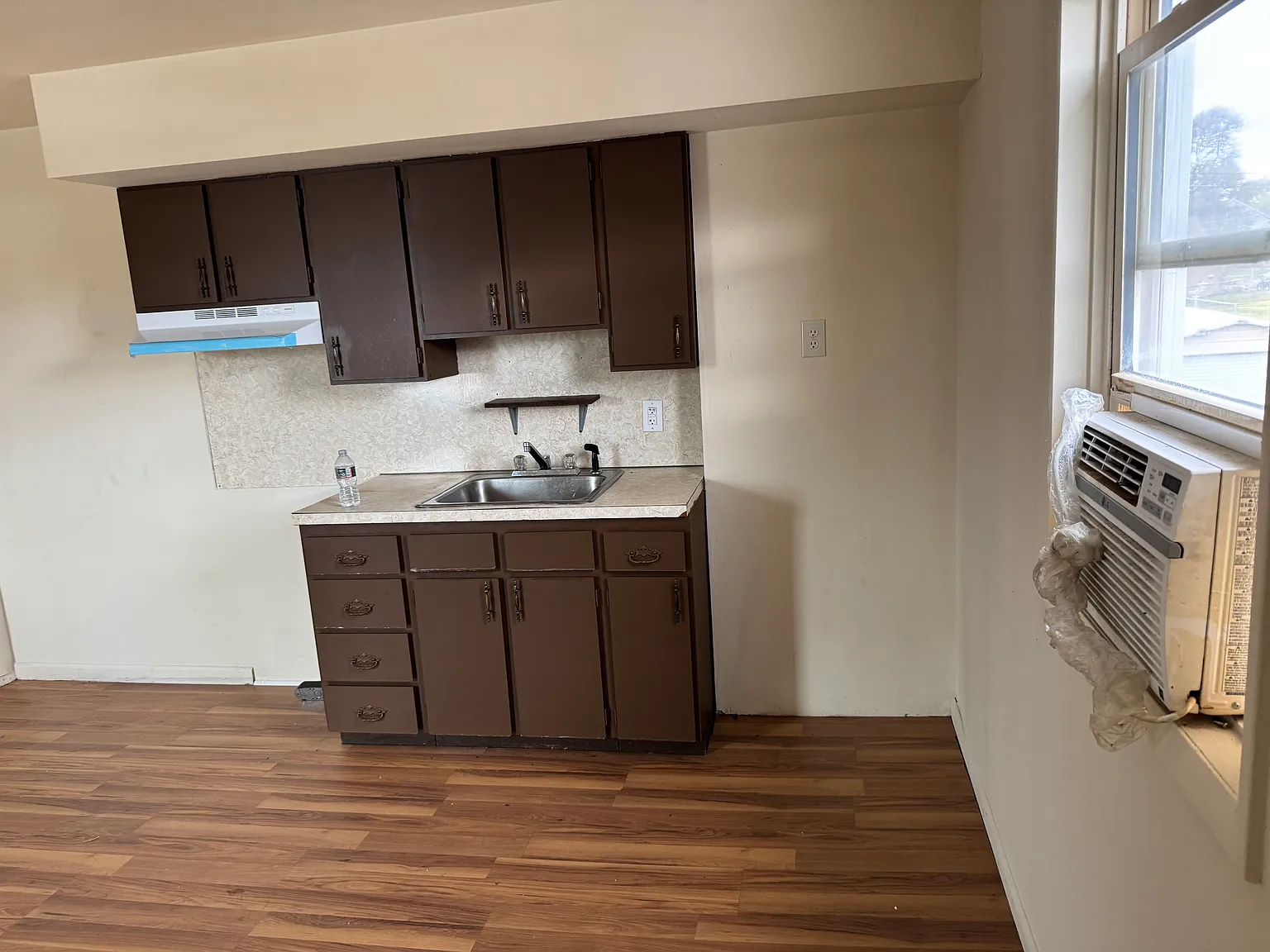 2 bed, 1200 sqft, $950 — Photo 3