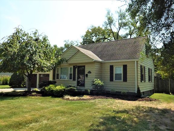 3rd image of 651 Walter Ave