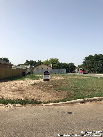 2nd image of 3202 Avoca Dr