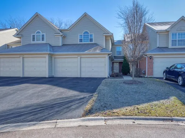 30W078 Penny Ln, Warrenville, IL 60555