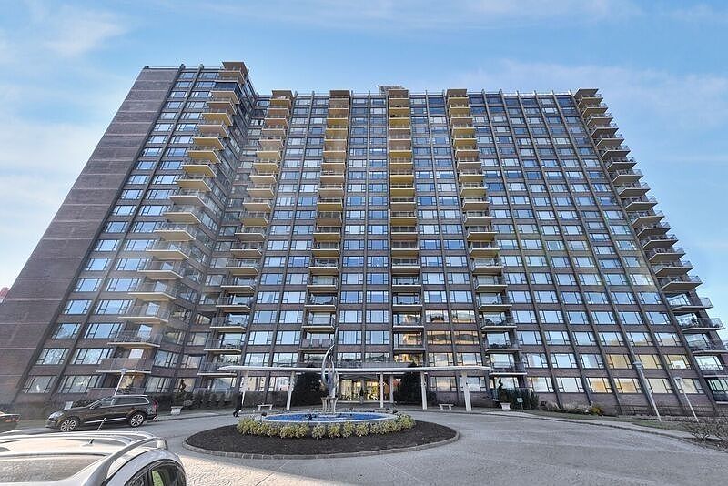1st image of 16625 Powells Cove Blvd APT 1J