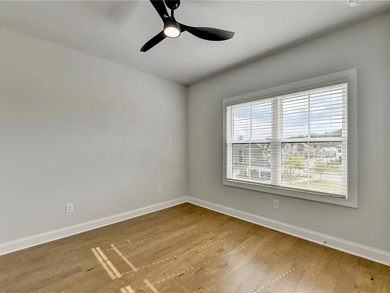 4536 Molder Dr — Photo 55