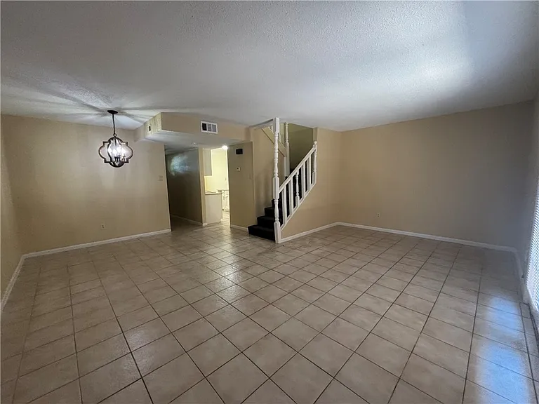 4206 Walnut Hills Dr #D — Photo 4