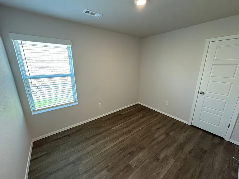 1761 Breckenridge St — Photo 6