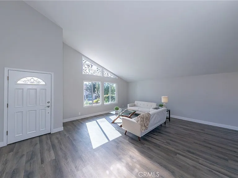 980 S Loyola Dr — Photo 8