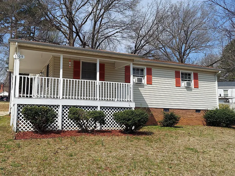 1105 Meadowbrook Blvd — Photo 1