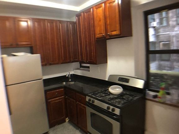 2nd image of 330 E 52nd St APT 11