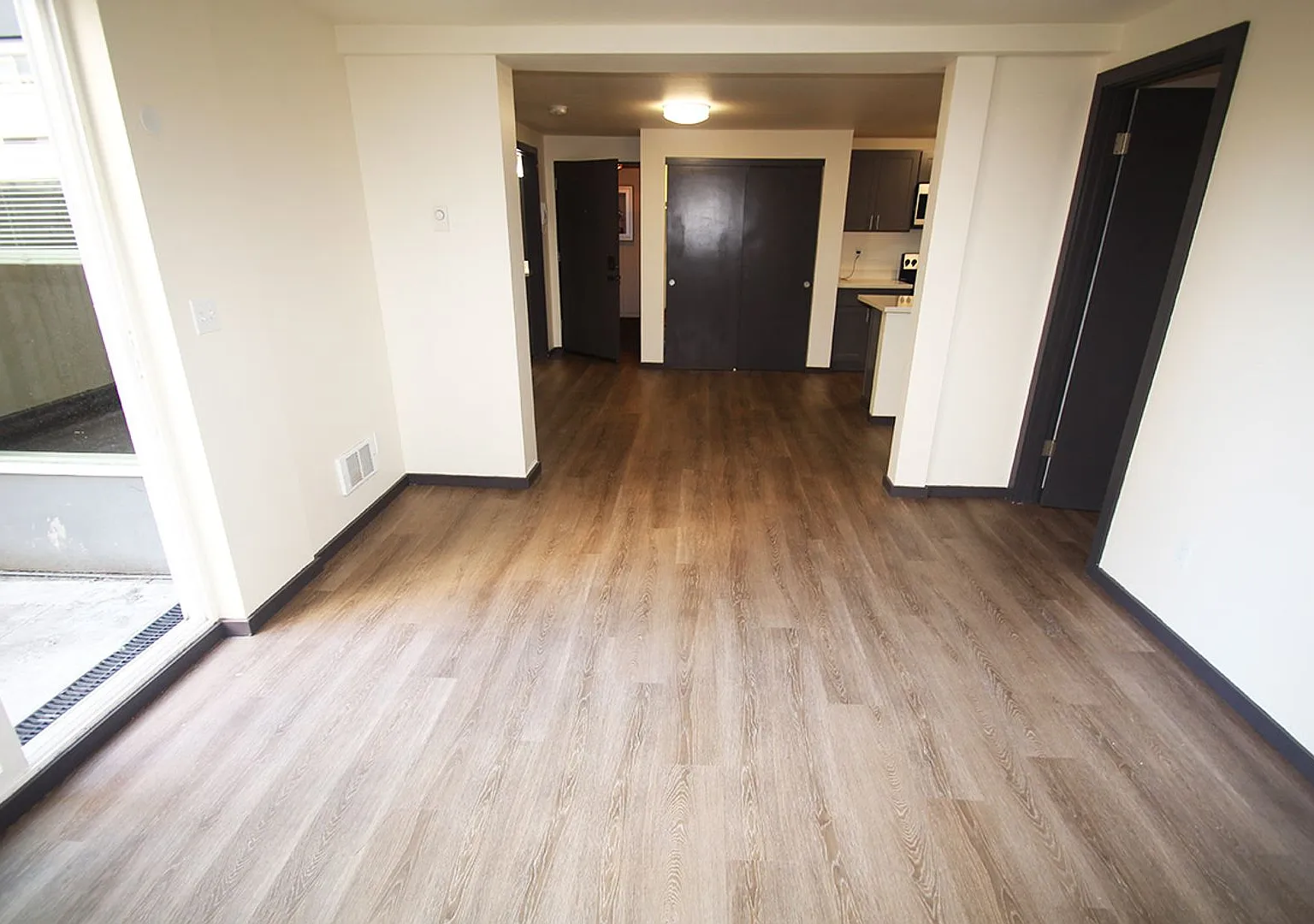 Hamilton Hall Apartments — Photo 3