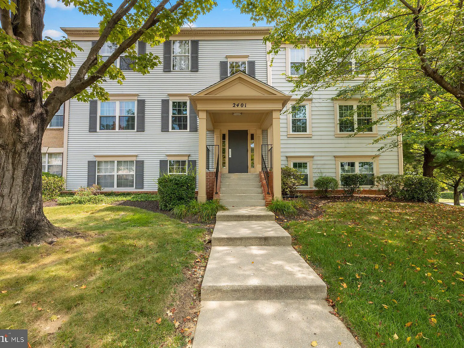 2401 Normandy Square Pl — Photo 1
