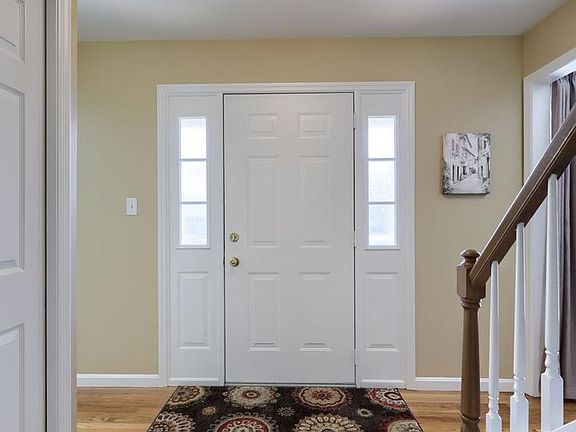 3rd image of 1 Carriage Ln