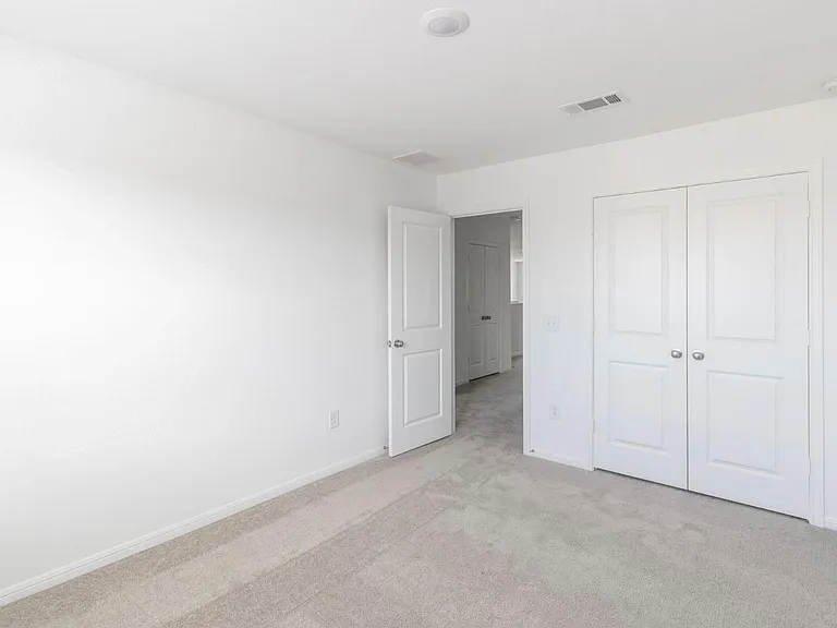 1052 Greenshank Dr — Photo 13