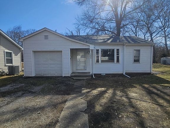 3rd image of 1005 Pace Ave