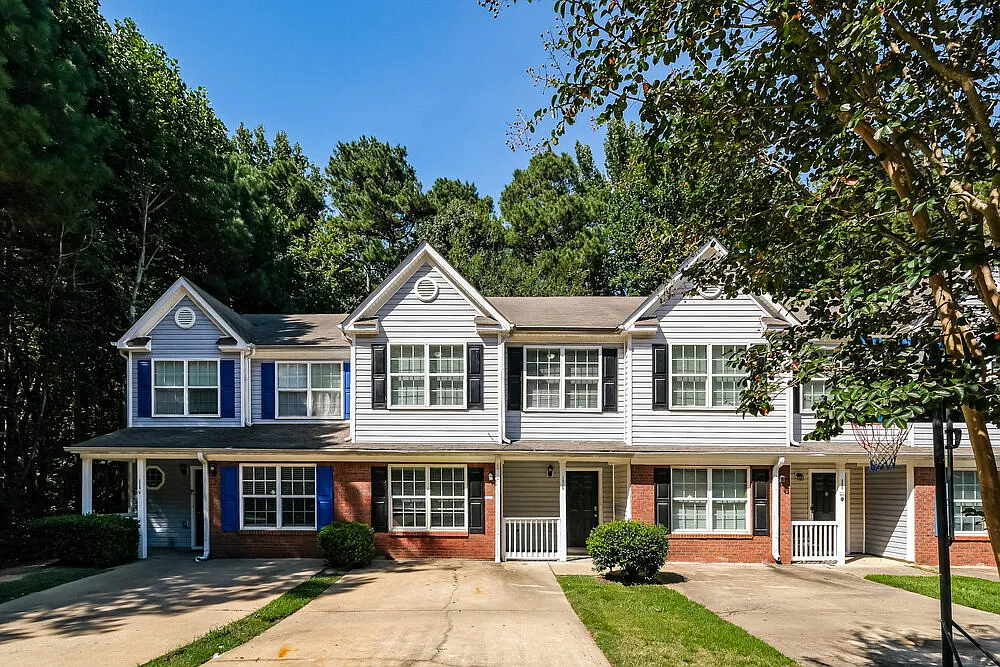 4 bed, 3.0 bath, 1768 sqft, $1,880 — Photo 1