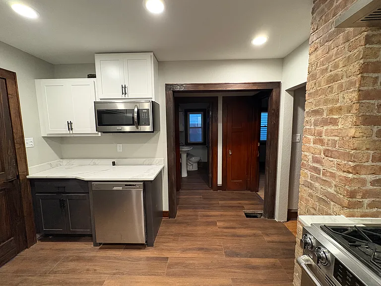 861 S 75th St — Photo 12