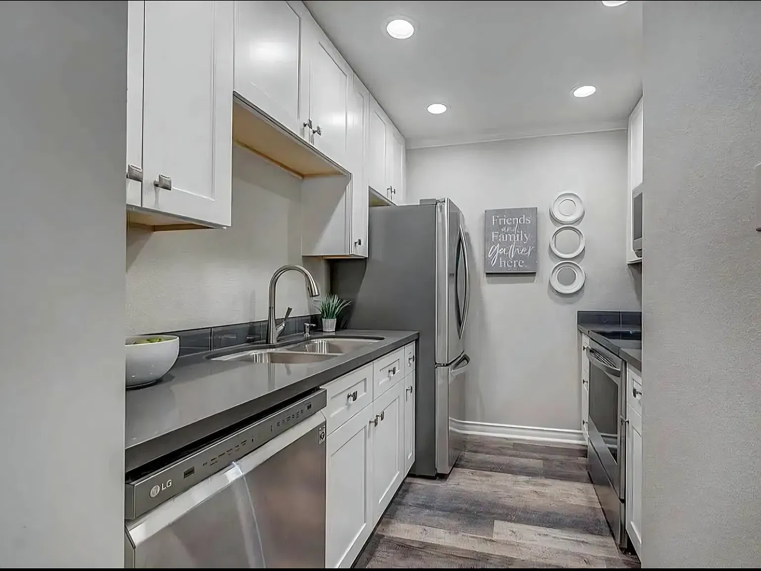 3 bed, 1026 sqft, $1,500 — Photo 3