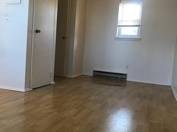5th image of 28 Cranford St #1