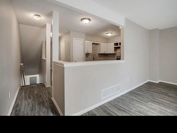 2nd image of 3026 Eaton St #1