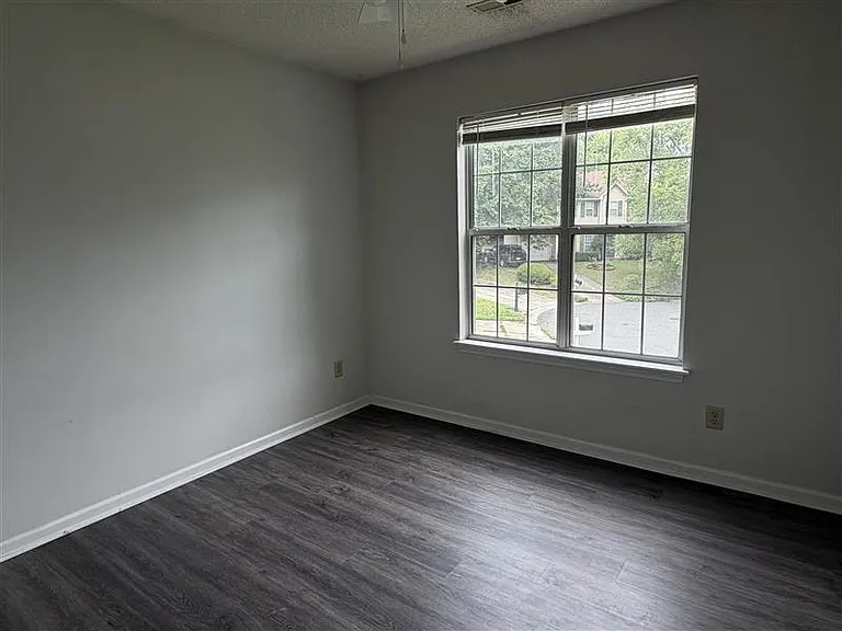 14204 Lavender Trace Ct — Photo 16