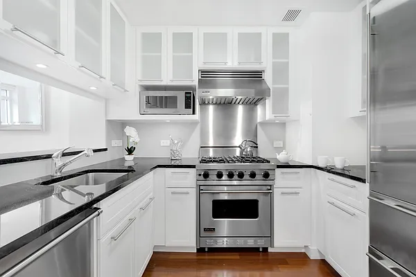 Sold by Corcoran | media 6