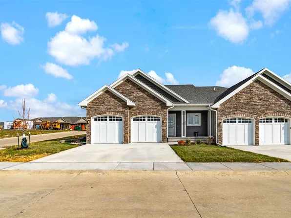 2882 Crimson Ln #A, Coralville, IA 52241