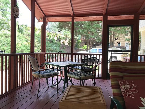 300 sq ft screened porch