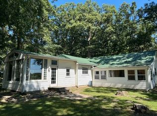 233 Denman Rd, Carlock, IL 61725