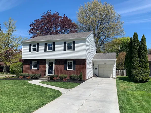 401 Frontier Dr, Erie, PA 16505