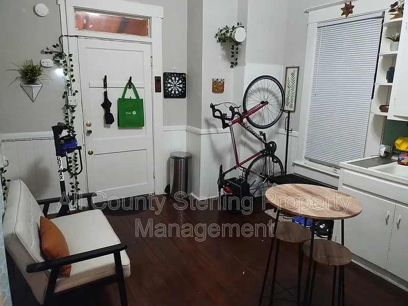 1 bed, 1.0 bath, 430 sqft, $950 — Photo 4