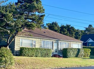 933 SW Abbey St, Newport, OR 97365