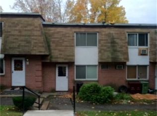 650 Robbins Ave APT 30, Dracut, MA 01826