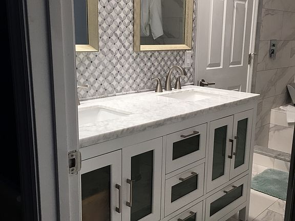 5th image of 902 Sussex Close #2