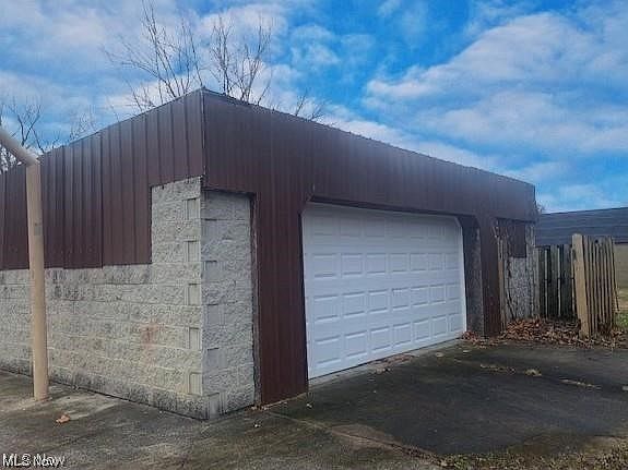 5th image of 901 Keen St
